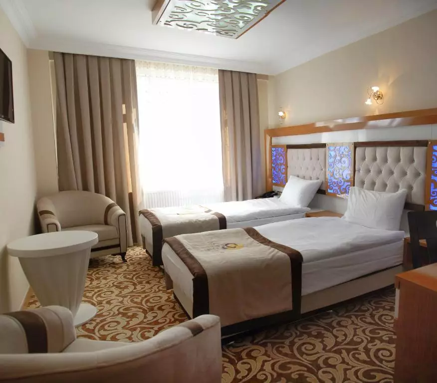 هتل دموسان سیتی